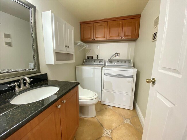 Building Photo - 6535 W 24th Ct