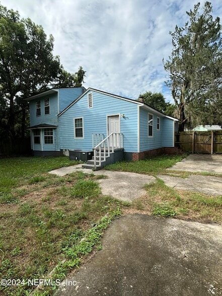 Building Photo - 3777 Lilly Rd N