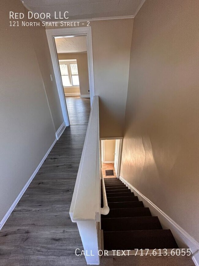 Building Photo - 121 N State St