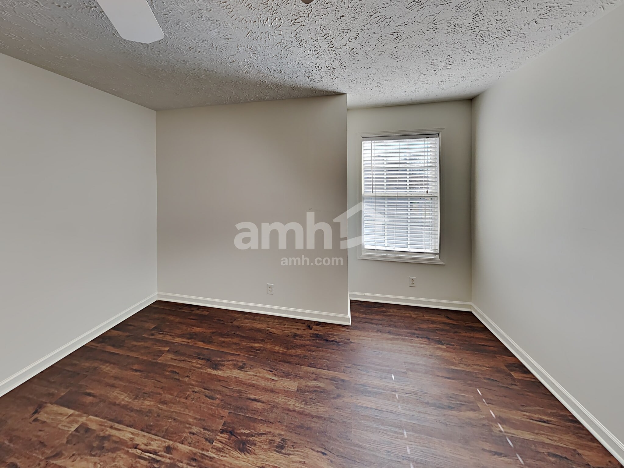 Building Photo - 1821 Saint Andrews Dr