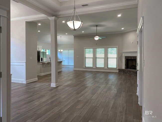 Building Photo - 12223 Lone Eagle Dr