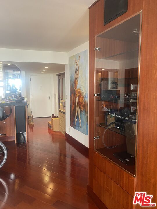 Building Photo - 4335 Marina City Dr