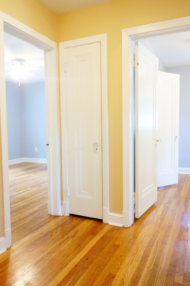 Building Photo - 8409 Greenwood Ave