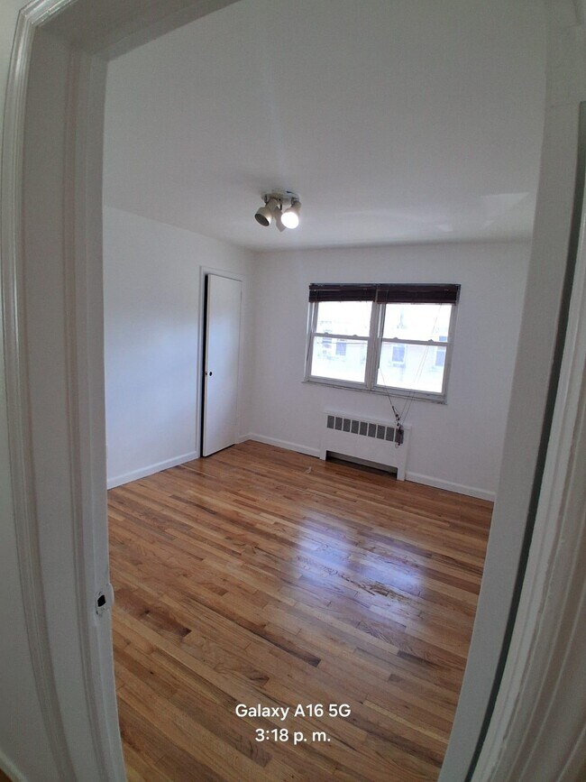 Building Photo - 153 Palisade Ave