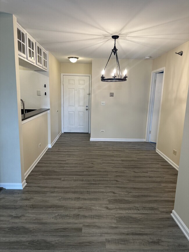 Building Photo - 214 Glengarry Dr