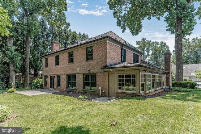 Building Photo - 6109 Clearwood Rd