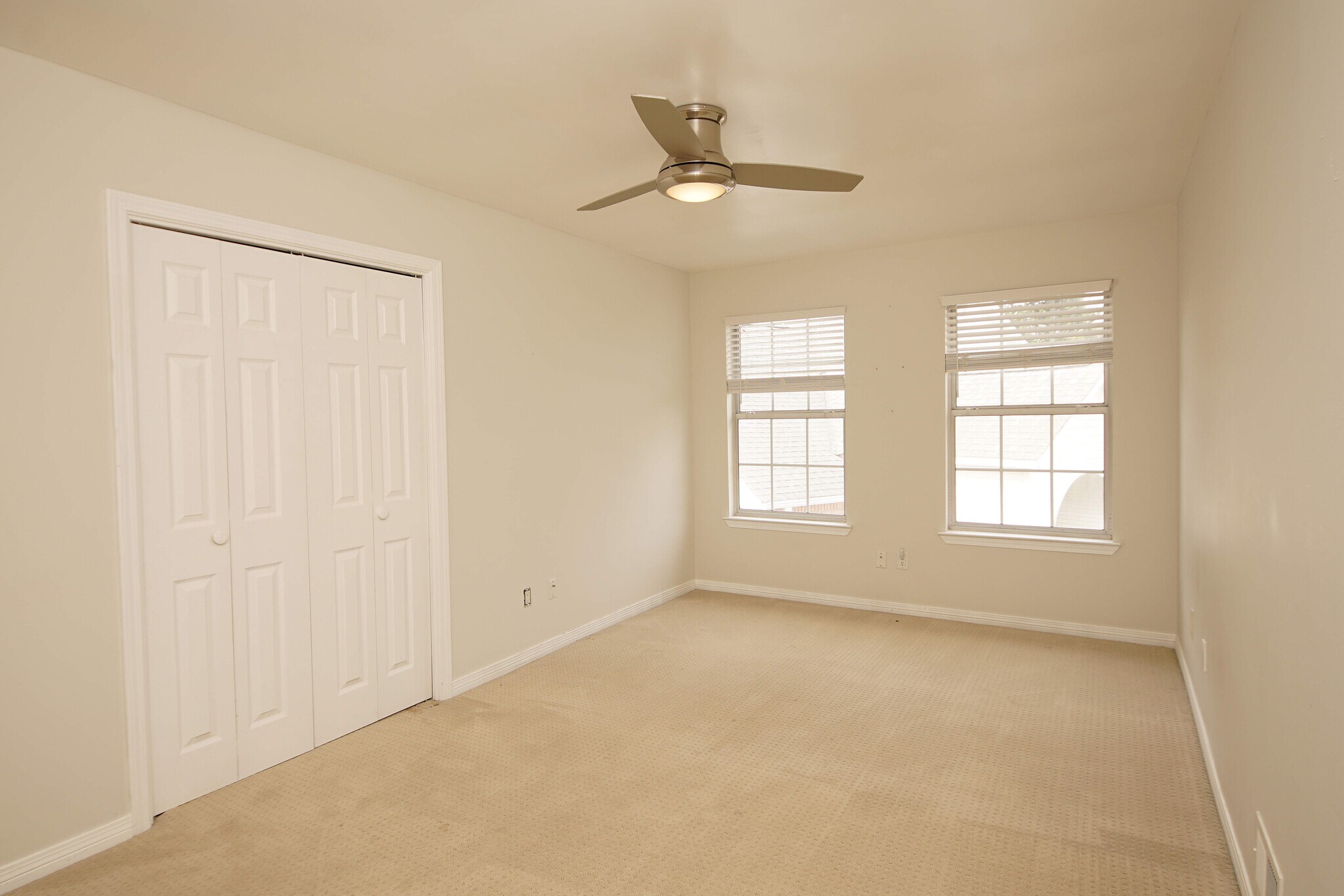 Third bedroom with tons of natural light - 23 Ruby Cir