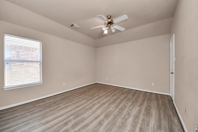 Building Photo - 18330 Enchanted Rock Trail