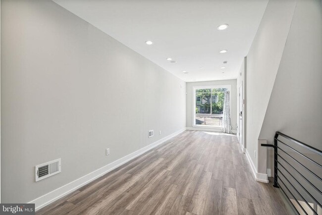 Building Photo - 2429 N 3rd St