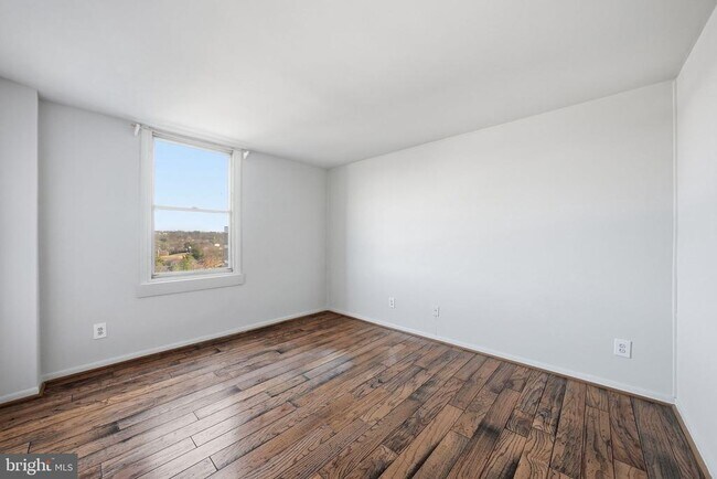 Building Photo - 4600 Duke St