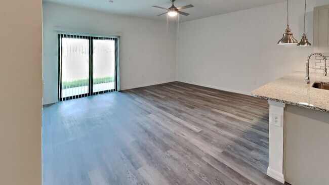 Building Photo - 4028 SW 7th Pl