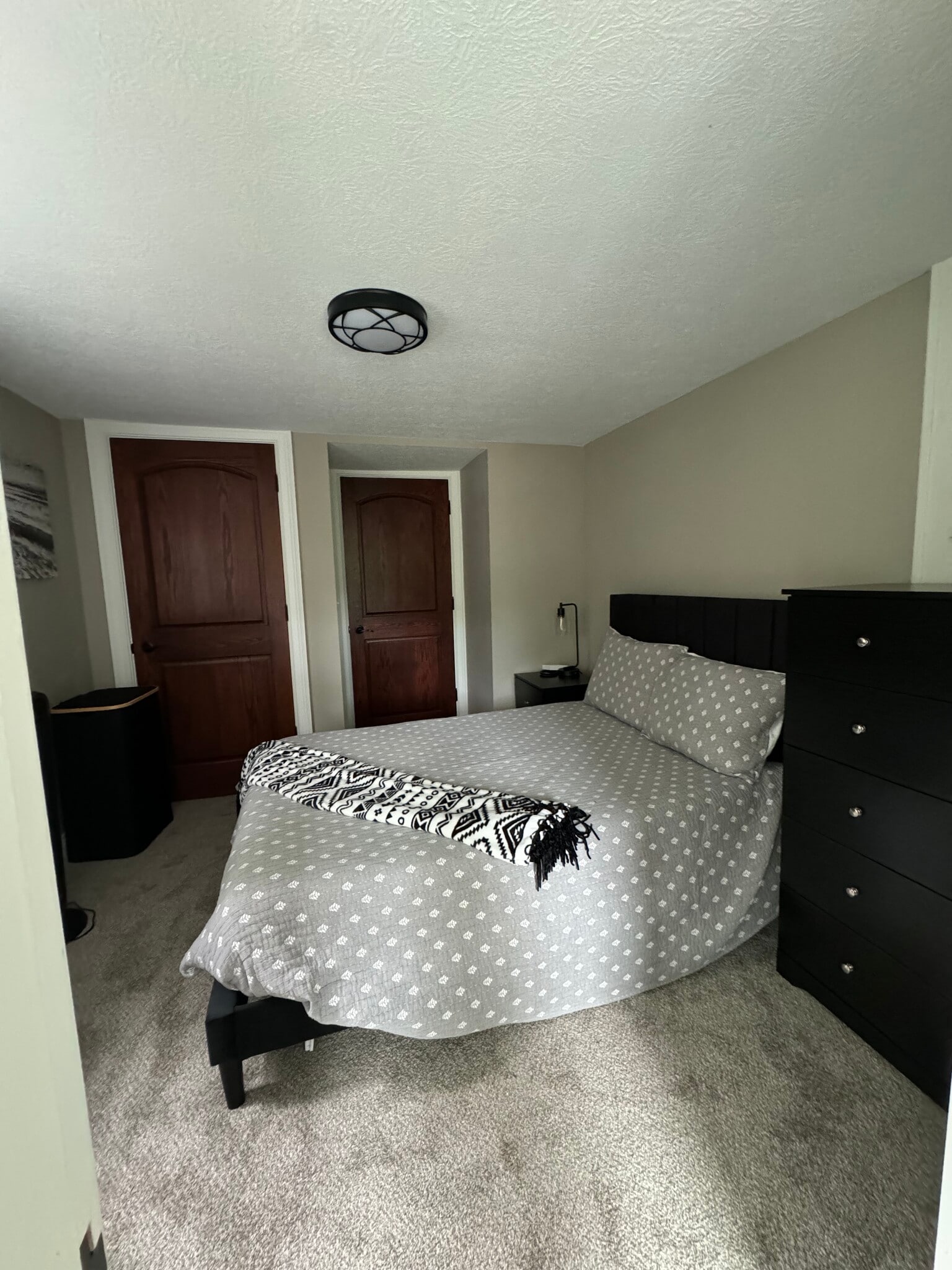 Building Photo - 17640 Larchwood Ave