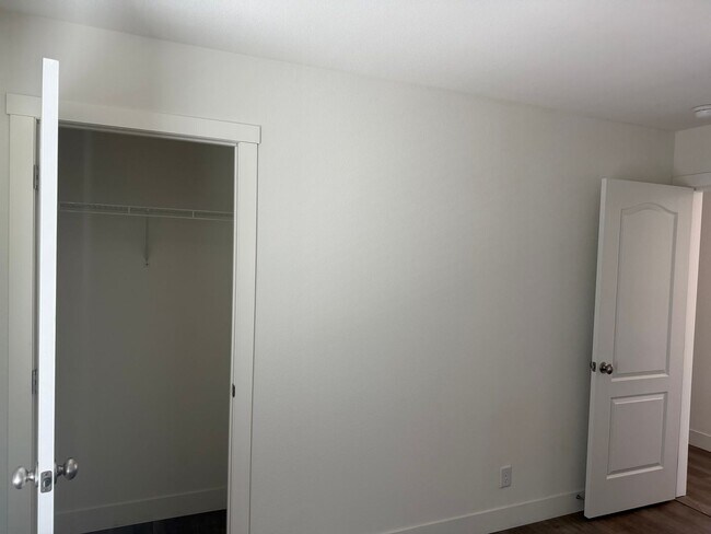 Building Photo - 5030 Denning St