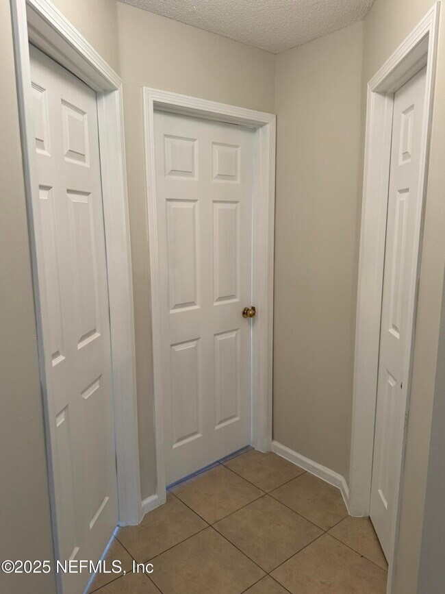 Building Photo - 84042 St James Ct