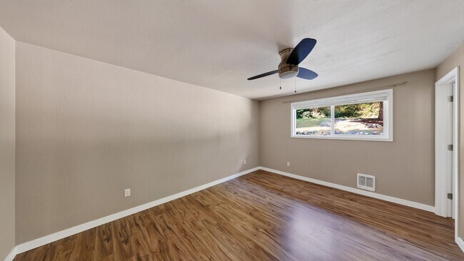 Building Photo - 2742 Umatilla Dr