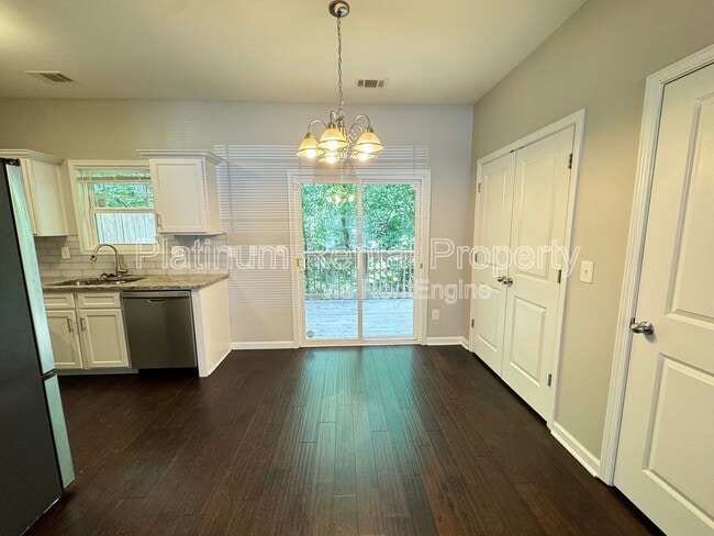 Building Photo - 1733 Brookside Lay Cir