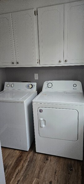 Building Photo - 13 Crescent Ln