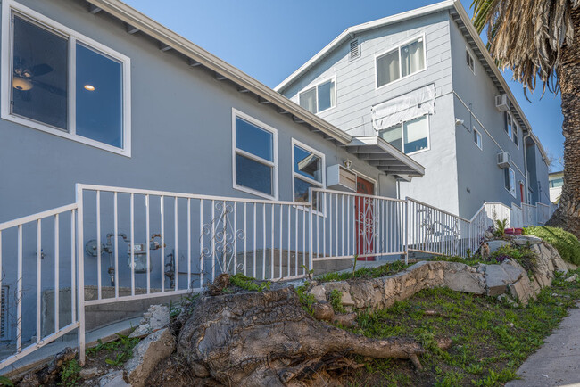 Building Photo - 5248 Almont St