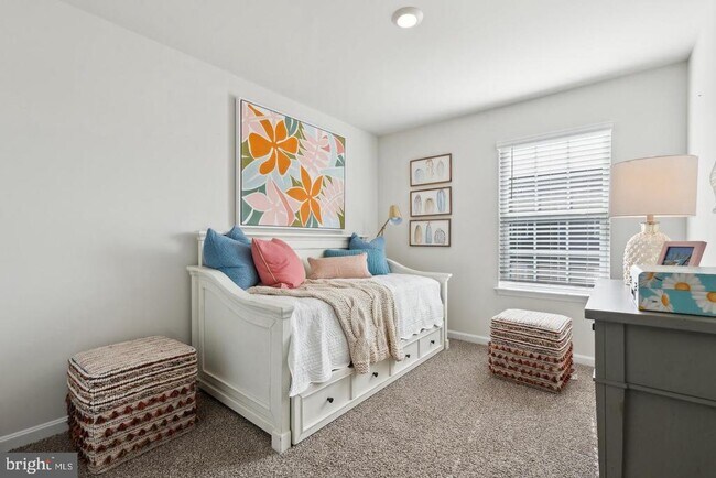 Building Photo - 152 Rae Ct