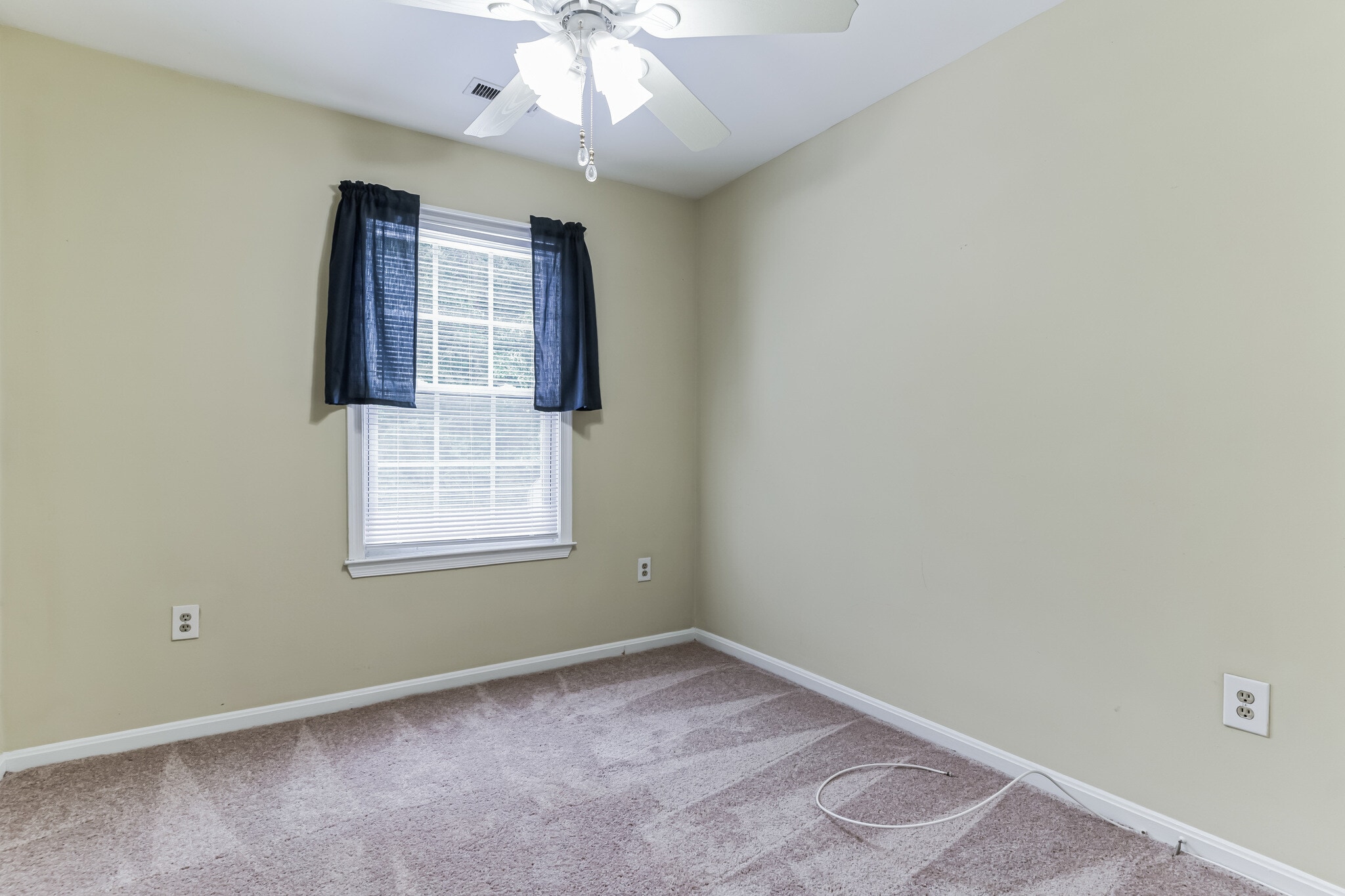 Building Photo - 15606 Traverser Ct