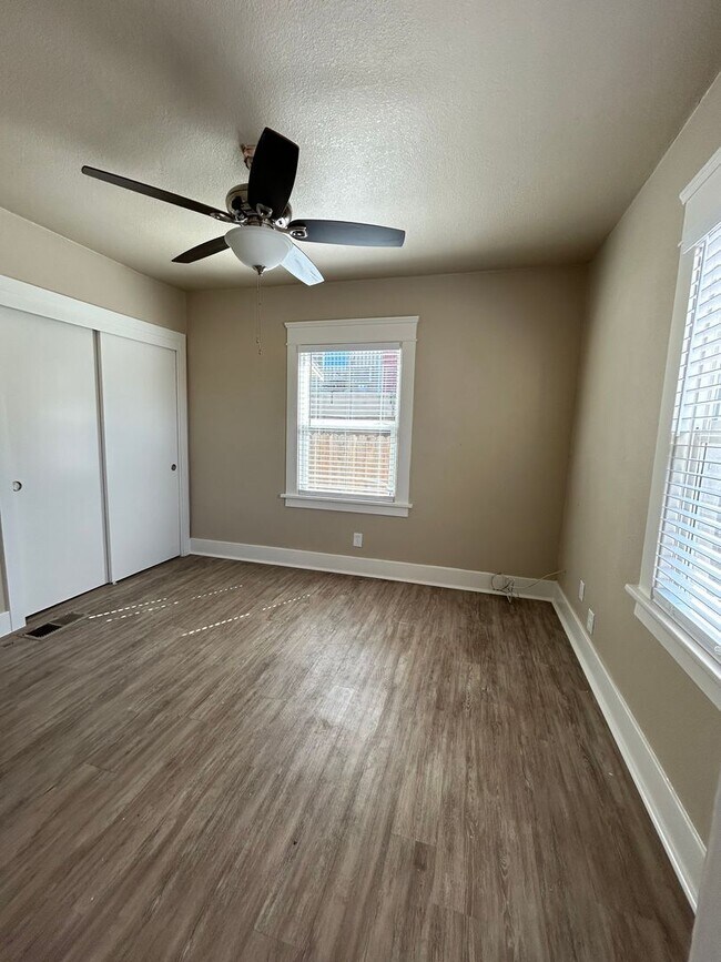 Building Photo - 2 Bed/1 Bath Home Near Downtown Lodi