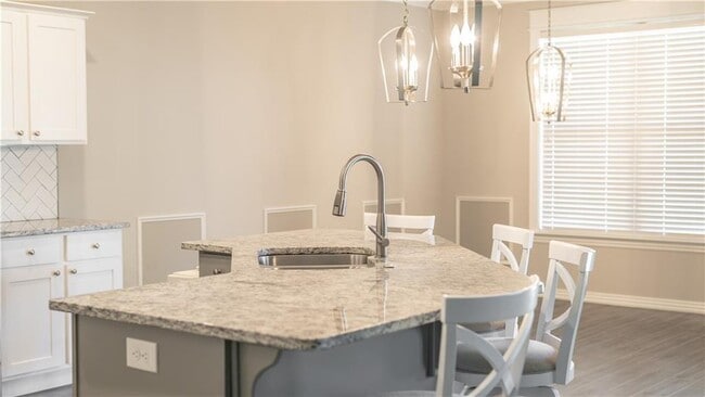 Building Photo - 1222 Bradley St