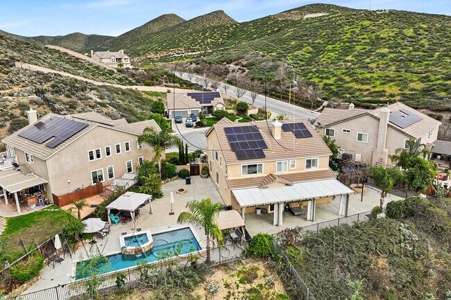 Building Photo - Stunning 5 Bed/3 Bath Home with Pool in Menifee!