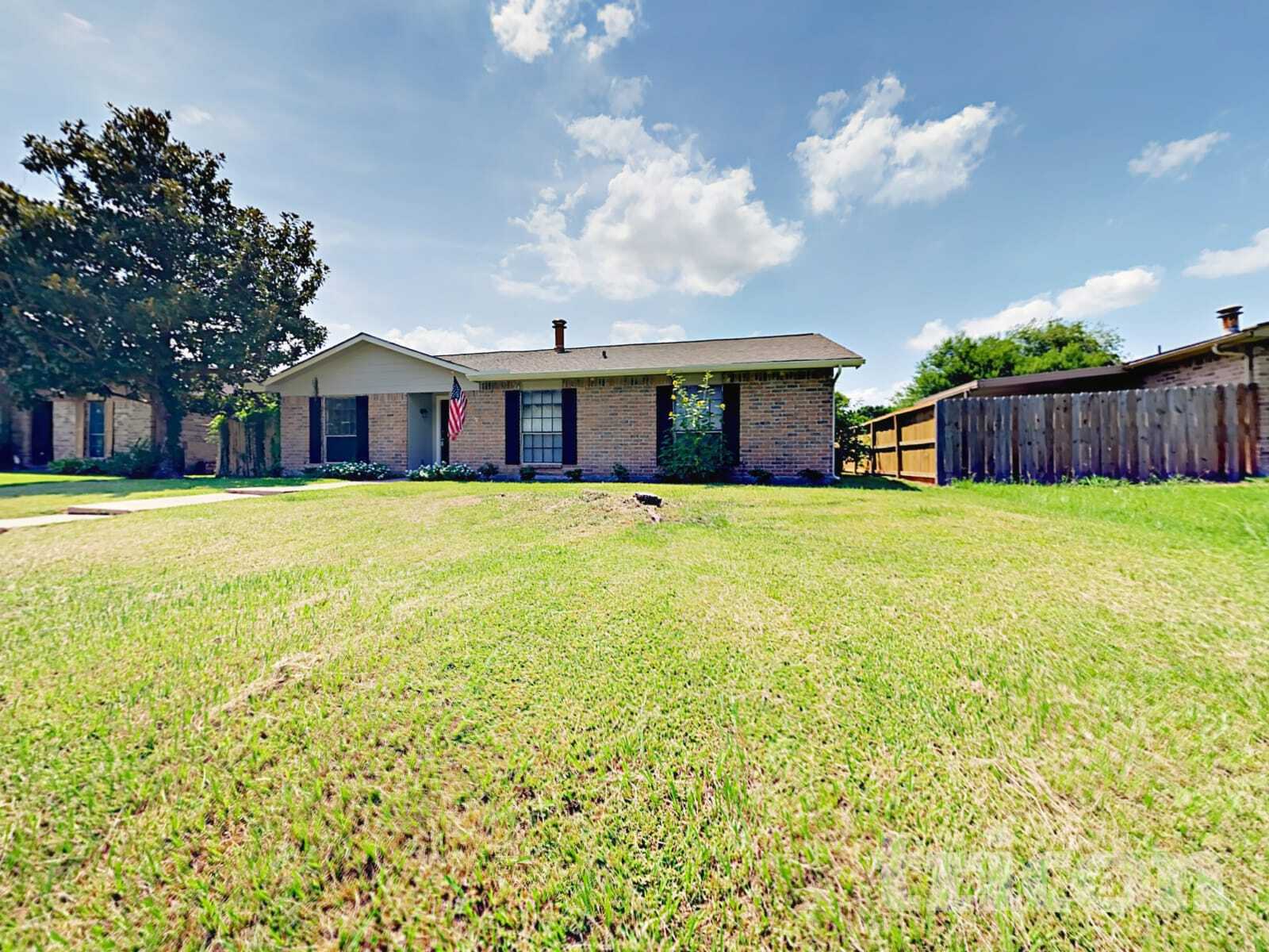 Building Photo - 6127 Larchbrook Dr