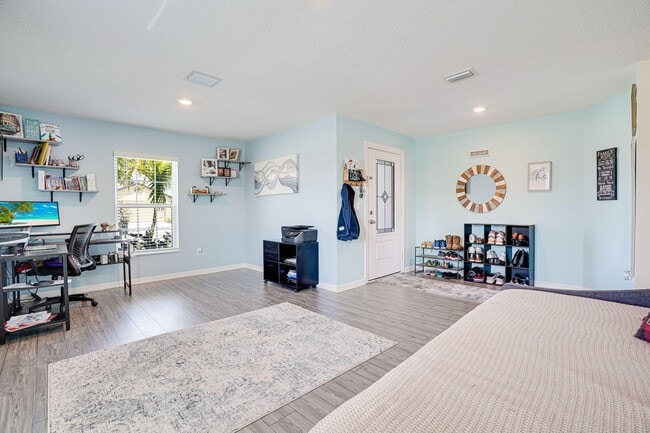 Building Photo - 5361 Imagination Dr