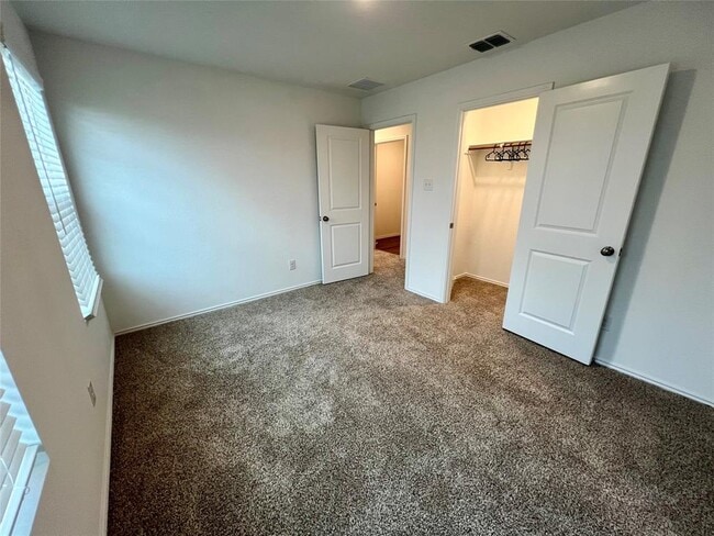 Building Photo - 420 Halfmoon Dr