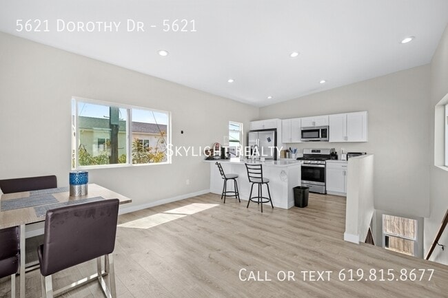 Building Photo - 5621 Dorothy Dr