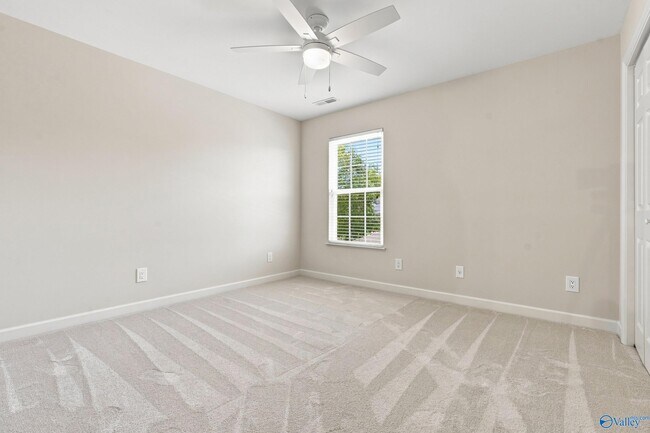 Building Photo - 1003 Scarlet Woods