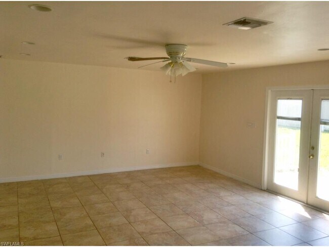 Building Photo - 1704 SE 1st St