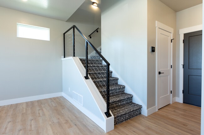 Building Photo - 5377 Remington Dr