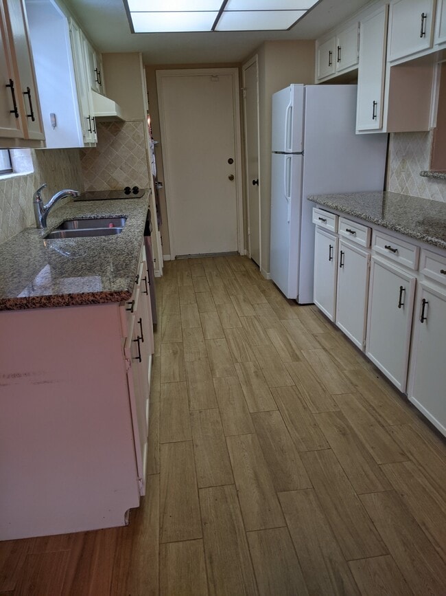 Building Photo - 2519 Buffalo Trail