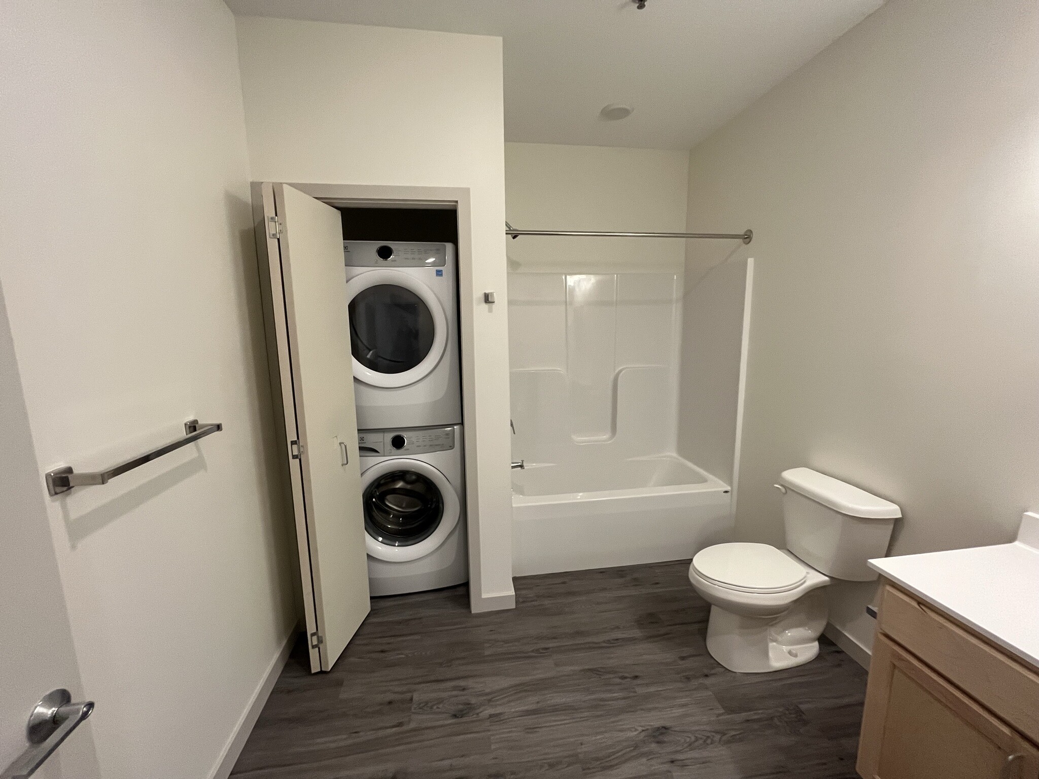 Washer and Dryer in Each Unit - 202 Valley Green Sq