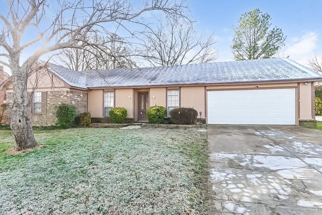 Building Photo - 7261 Hollorn Ln