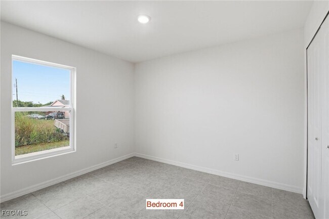 Building Photo - 3418 20th St SW