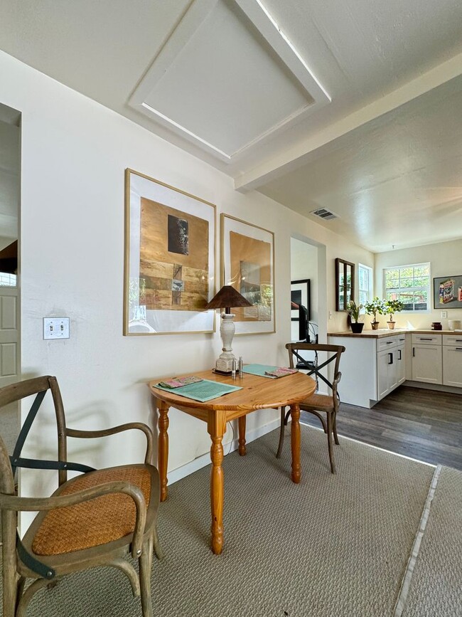 Building Photo - Available For 4+ Months!* Rare Find Furnished Saint Helena Gem, “Upper Tainter” 2 Bedrooms, 2 Bat...