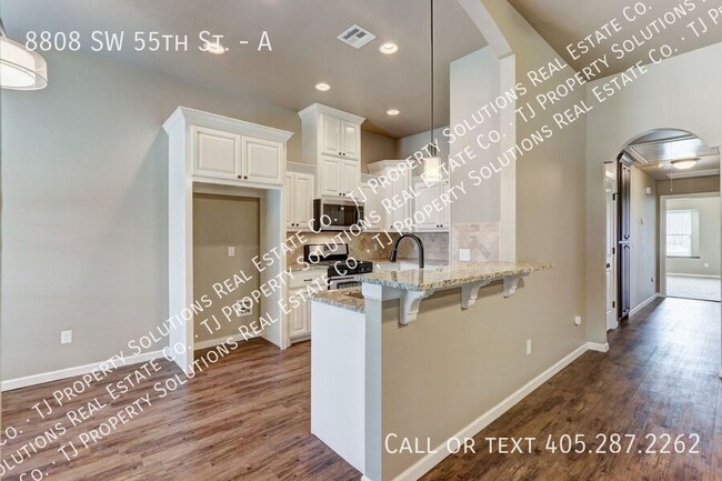 Building Photo - Two bedroom cottage in OKC!