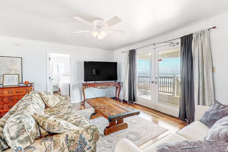 Building Photo - 5994 Beach Blvd