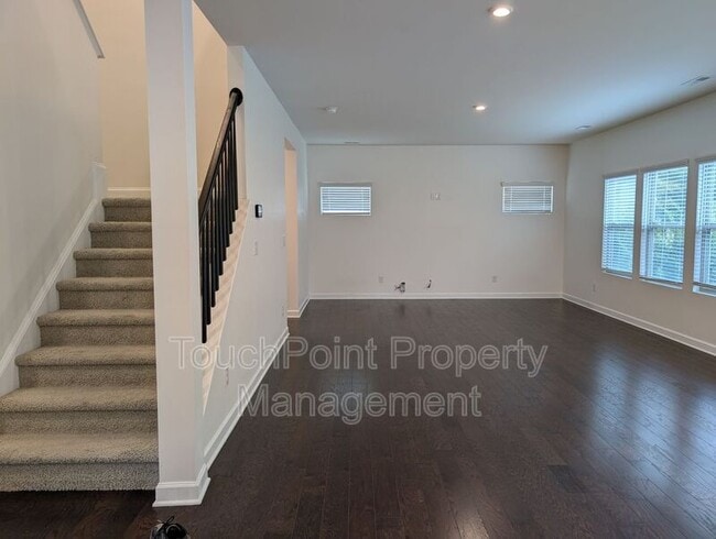 Building Photo - 5906 Fenway Dr