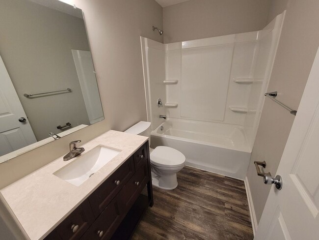 Building Photo - 30 Leah Ct 4BR/2.5BA (Hamilton)