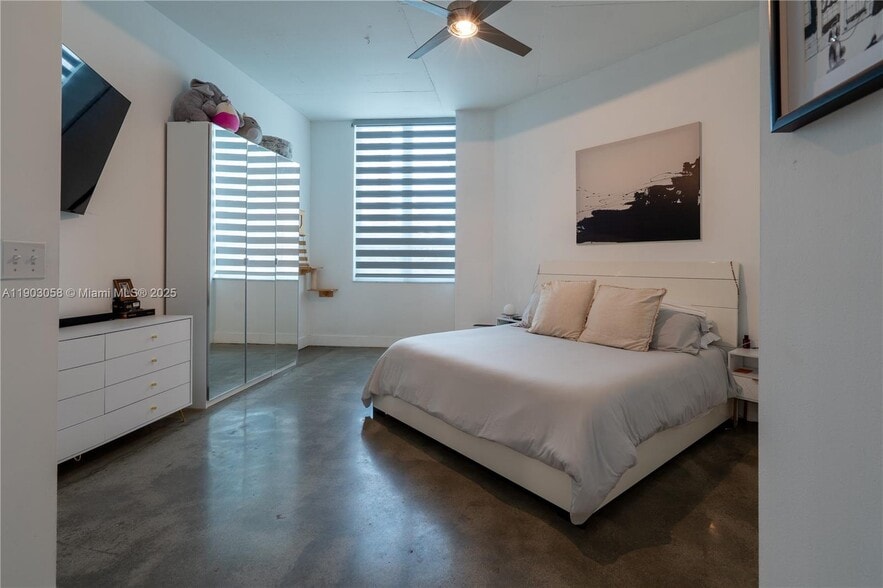 Building Photo - 2001 Biscayne Blvd