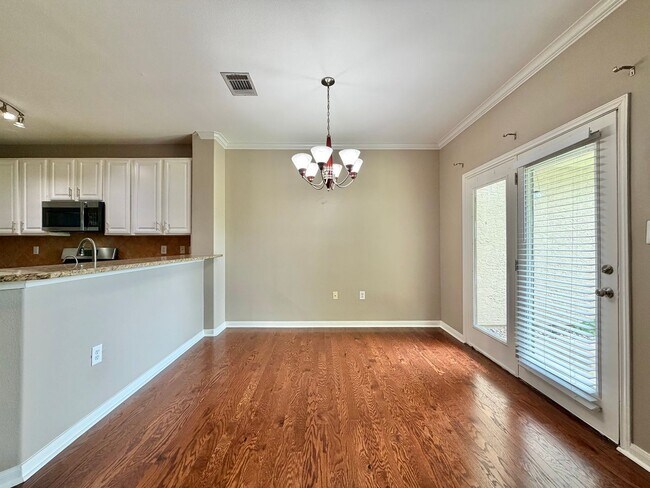 Building Photo - 3300 Forest Creek Dr