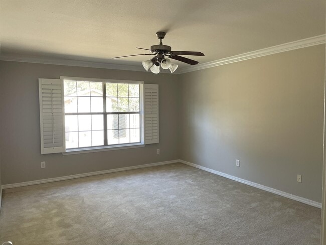 Building Photo - 8770 Kennedy Dr