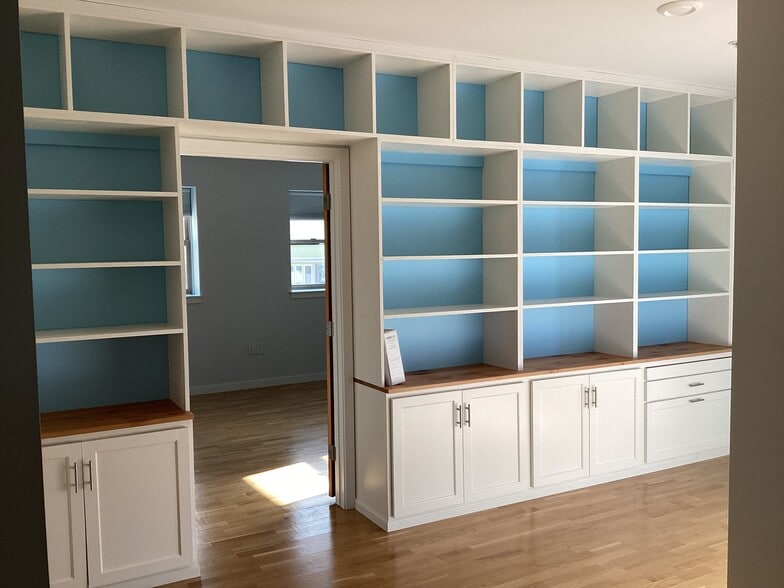 Building Photo - 2835 W Parkside Pl