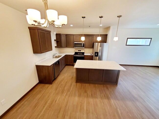 Building Photo - 3 Bed 2.5 Bath Townhome!