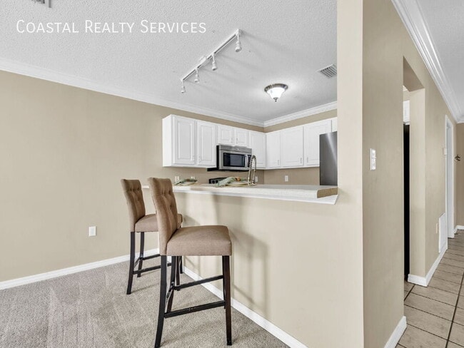 Building Photo - 983 Scenic Oak Ln
