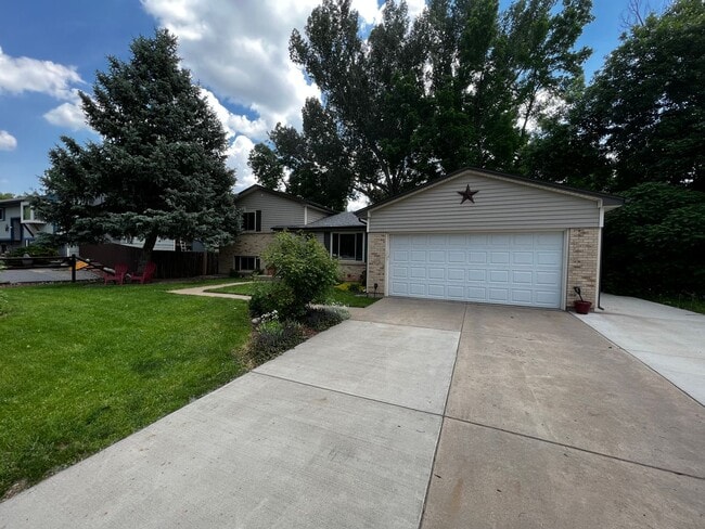 Building Photo - Remodeled 4 Bedroom 2 Bathroom Home in Fort Collins!